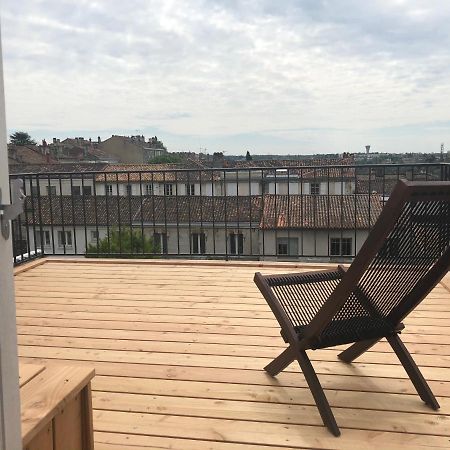 Beautifully Renovated Rooms On Place New York Angoulême Exterior foto