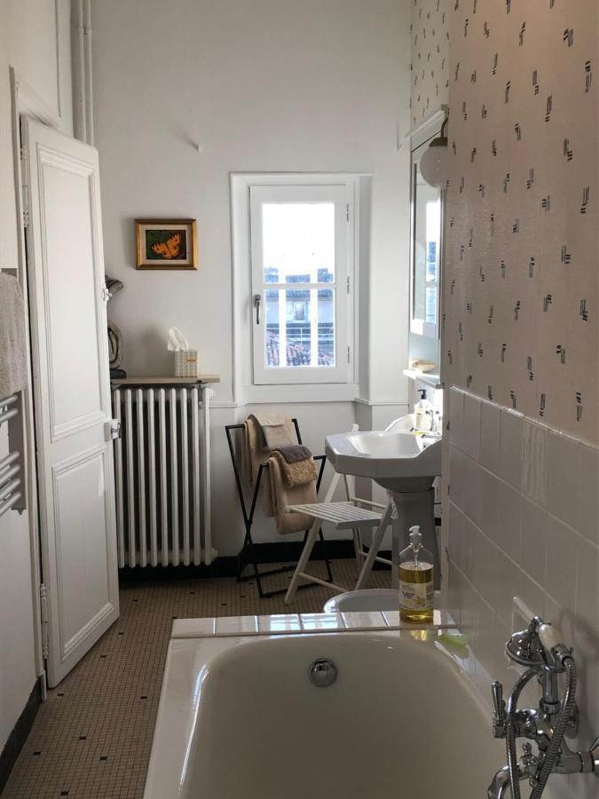 Beautifully Renovated Rooms On Place New York Angoulême Exterior foto