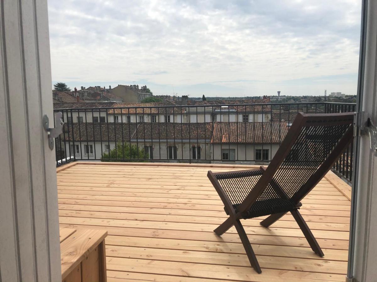 Beautifully Renovated Rooms On Place New York Angoulême Exterior foto