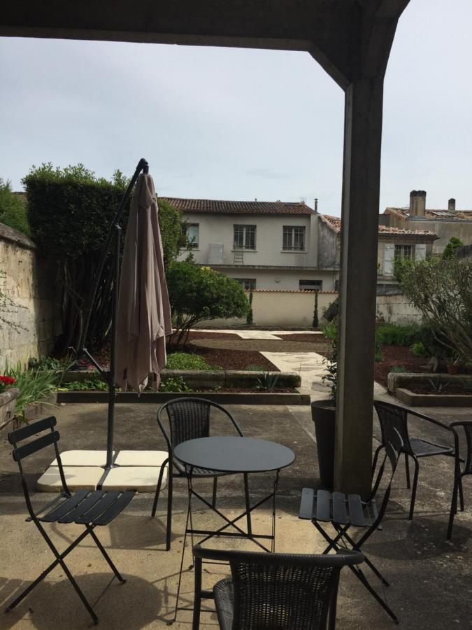 Beautifully Renovated Rooms On Place New York Angoulême Exterior foto